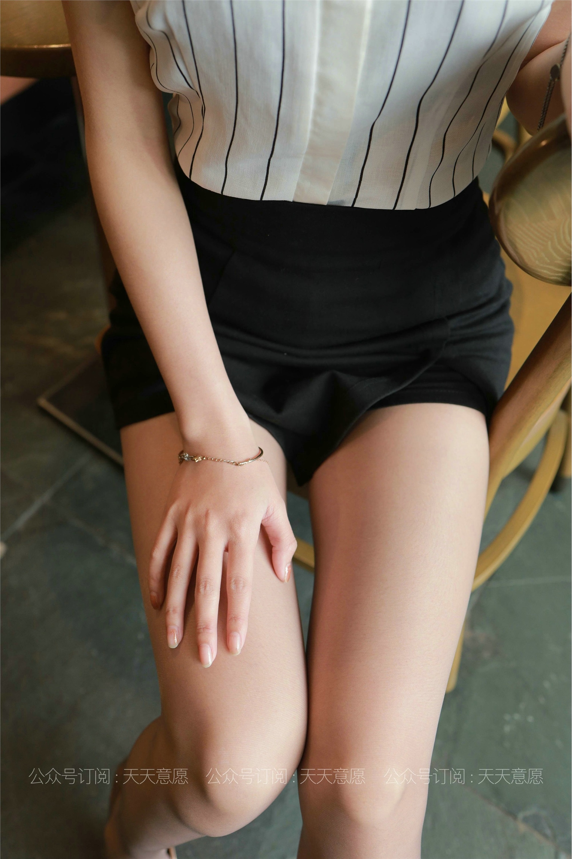 IESS异思趣向  2021.07.26 丝享家871：婉苹《沙发上的OL》